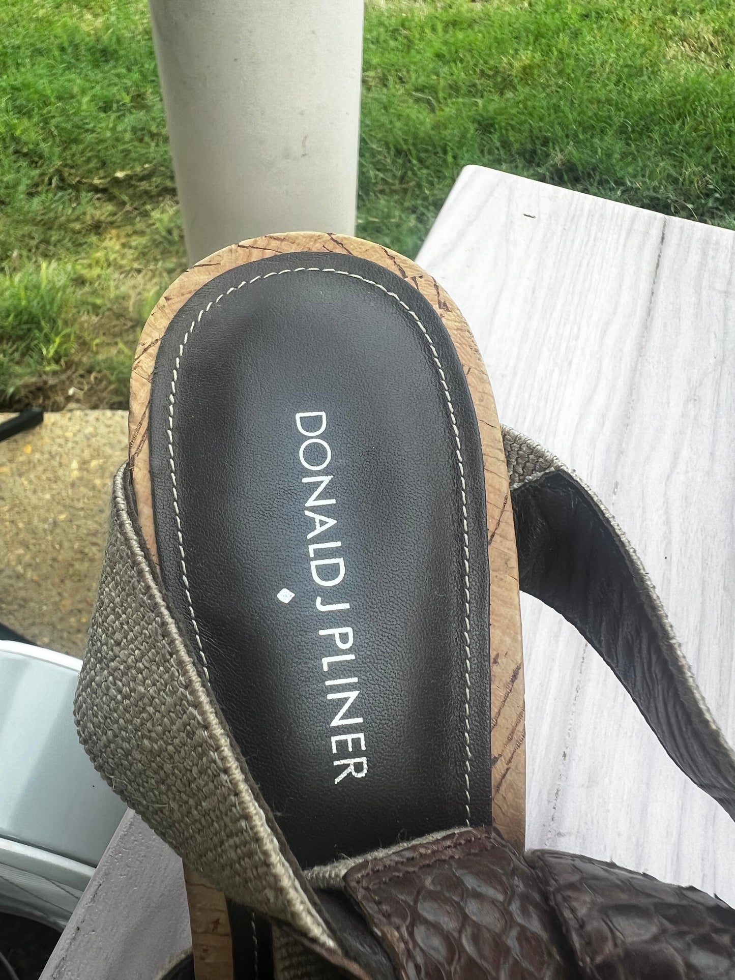 Donald J Pliner heel