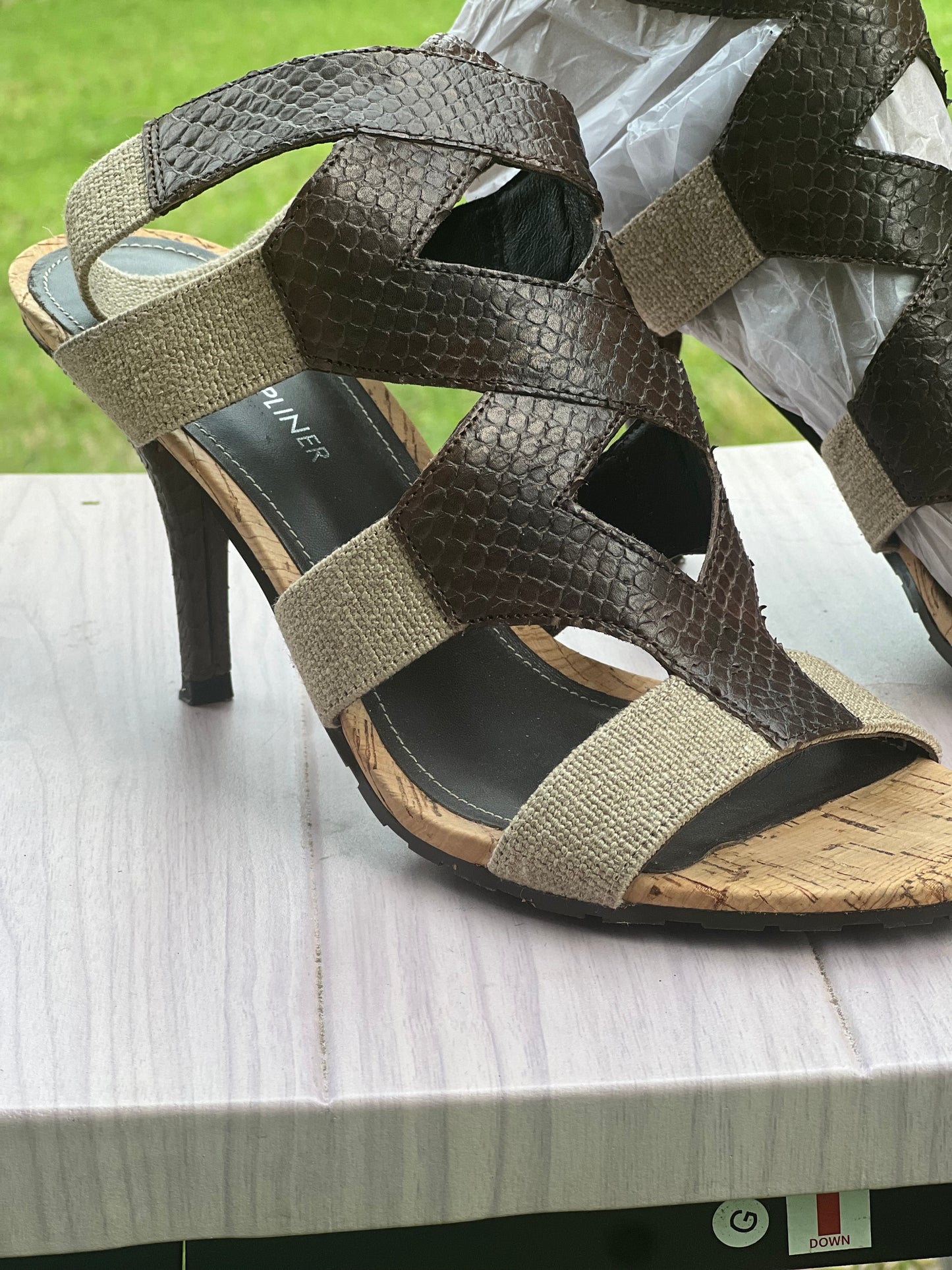 Donald J Pliner heel