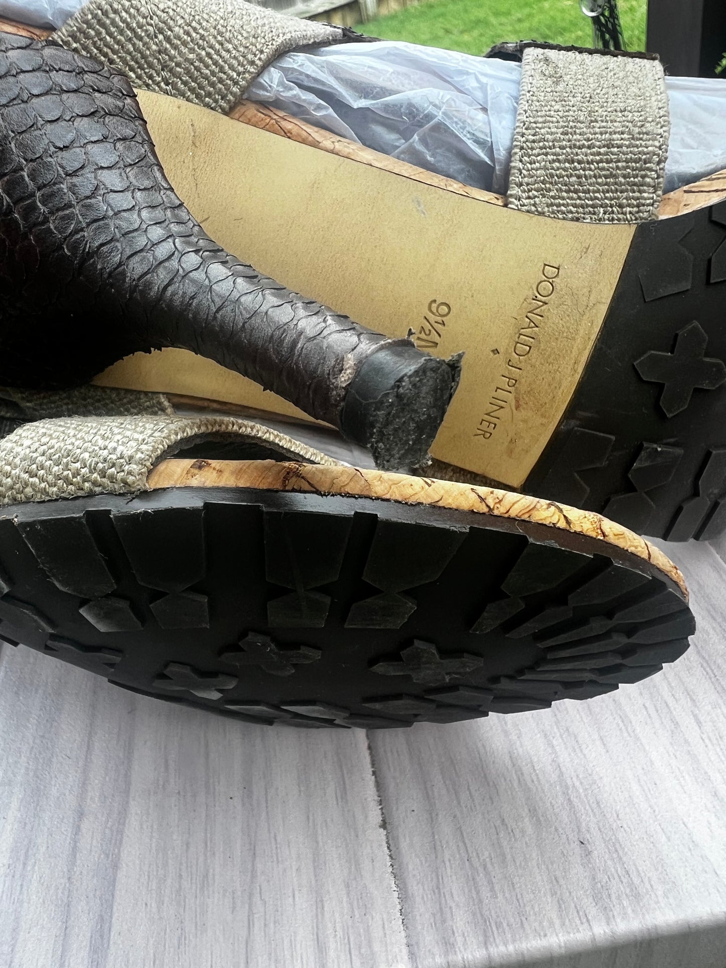 Donald J Pliner heel