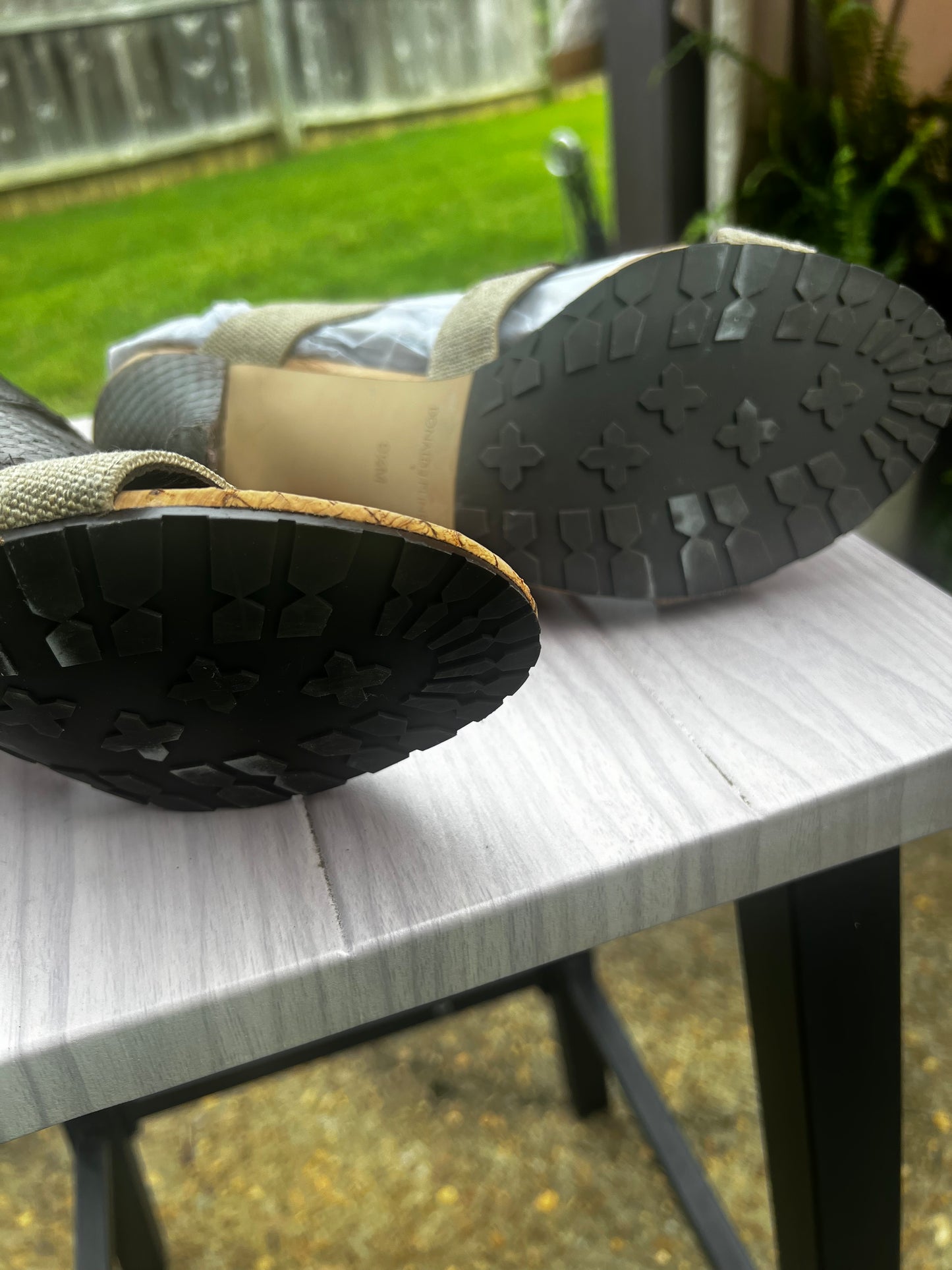 Donald J Pliner heel