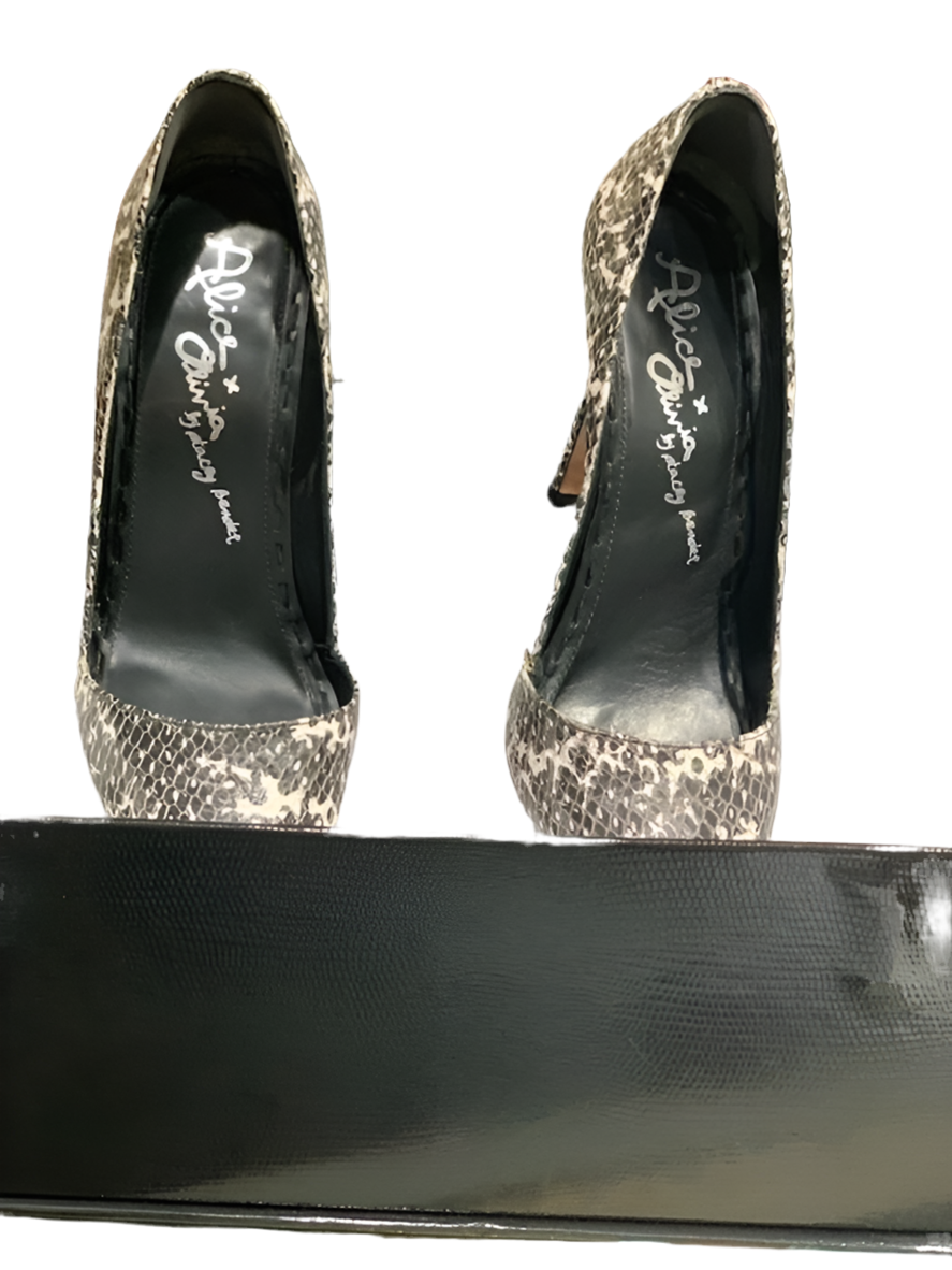 Alice And Olivia Black White Snakeskin Pump Size 8