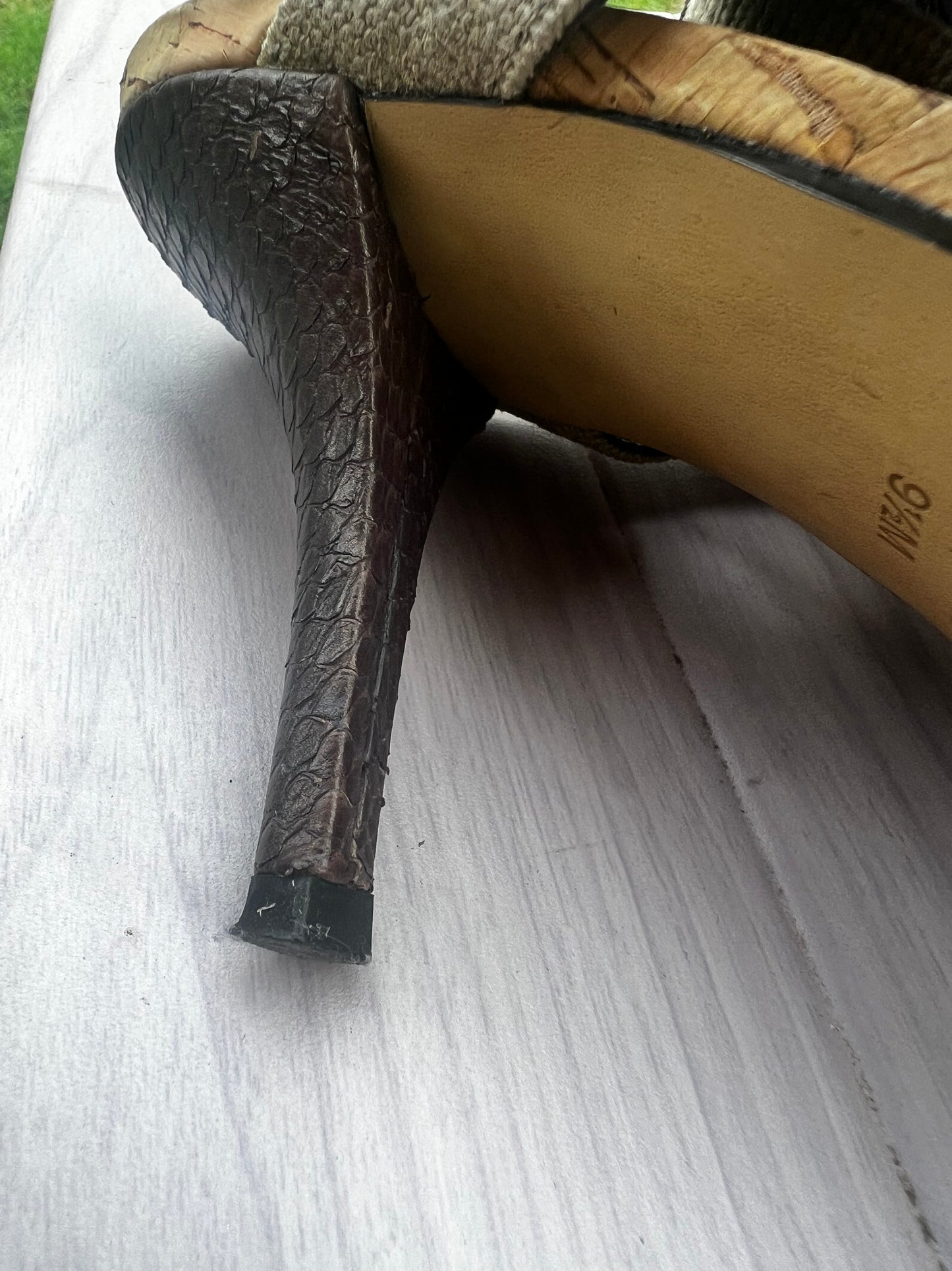 Donald J Pliner heel