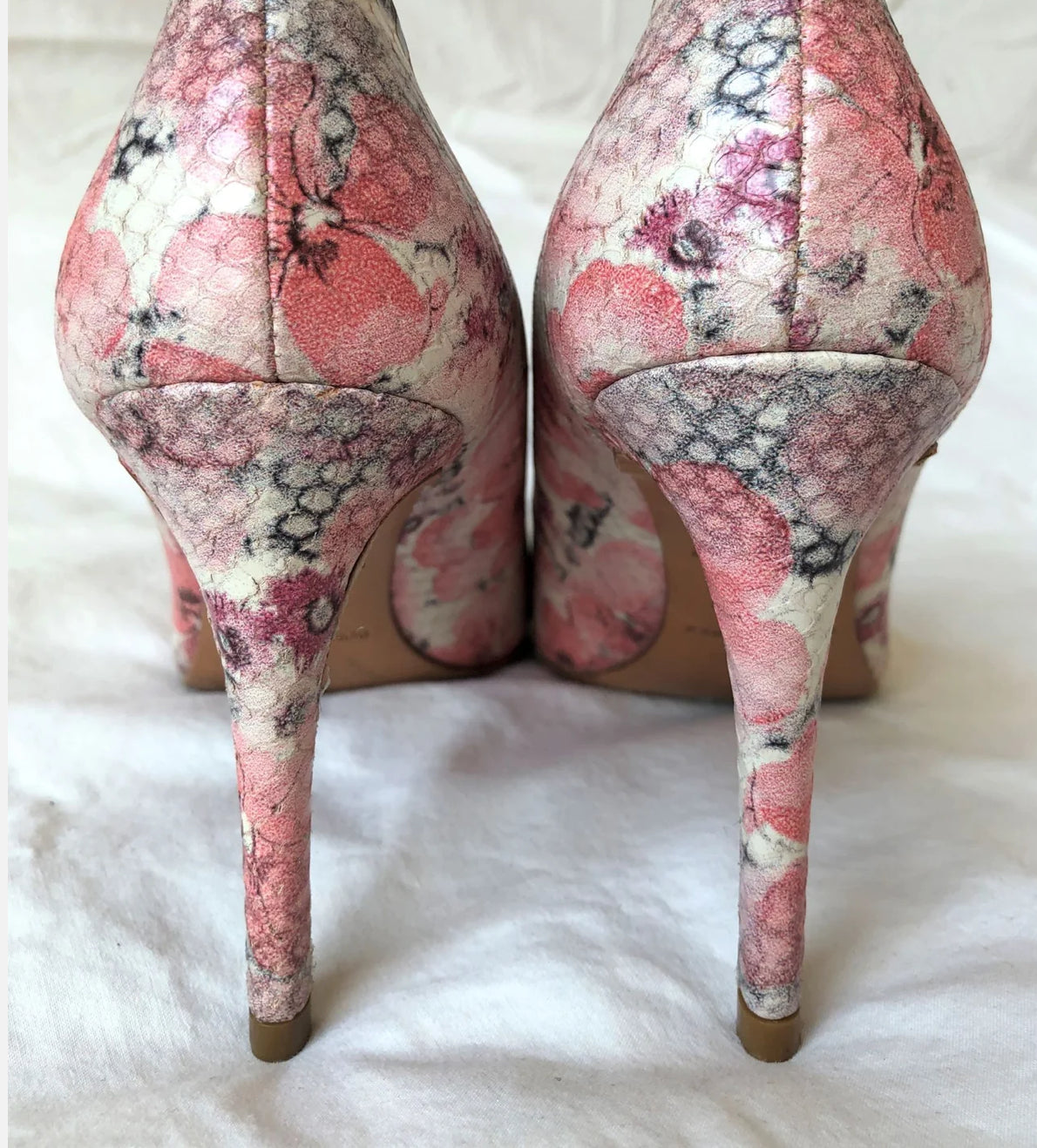 Donald J Pliner Pump
