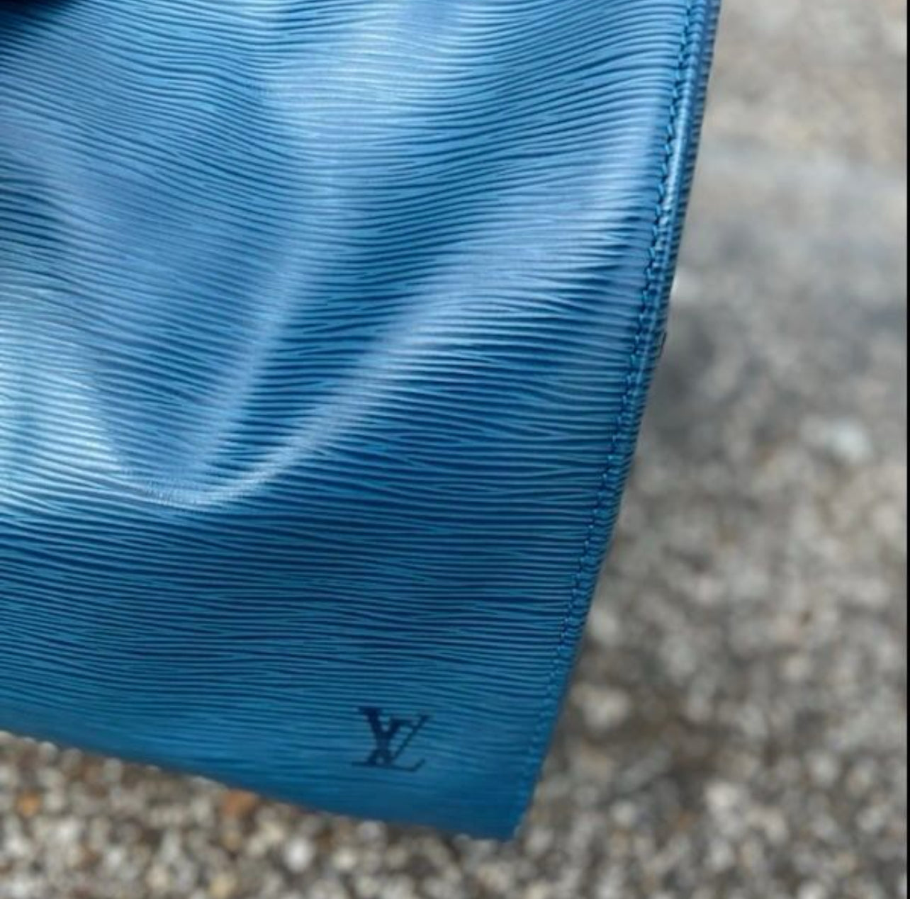 Louis Vuitton EPI Keepall 50