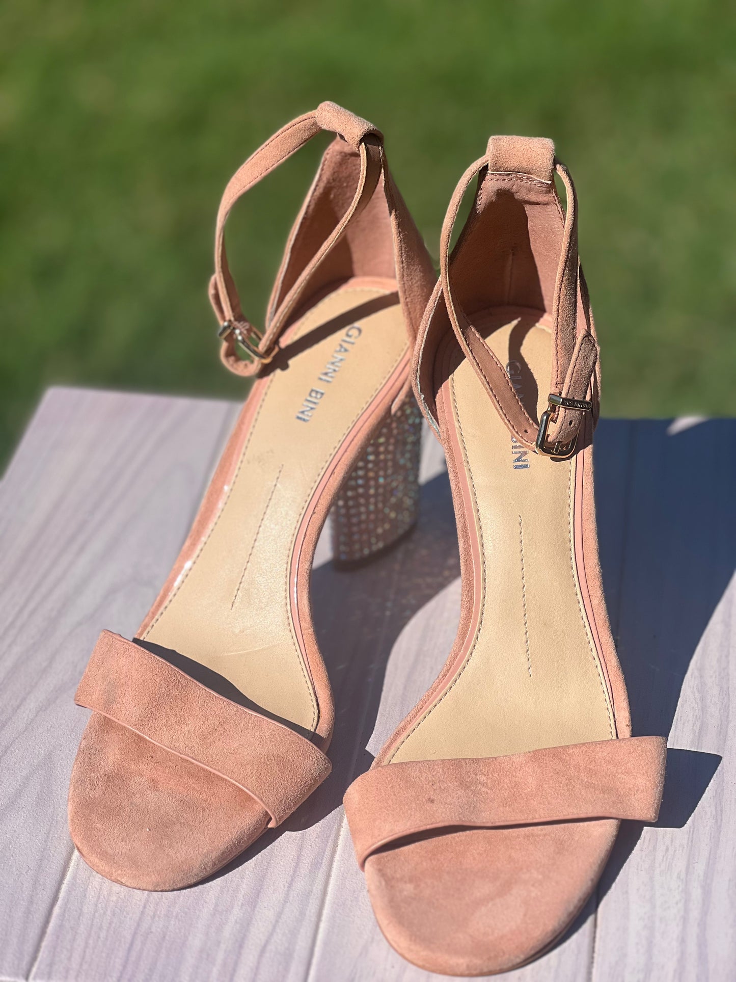 Gianni Bini peach sandal