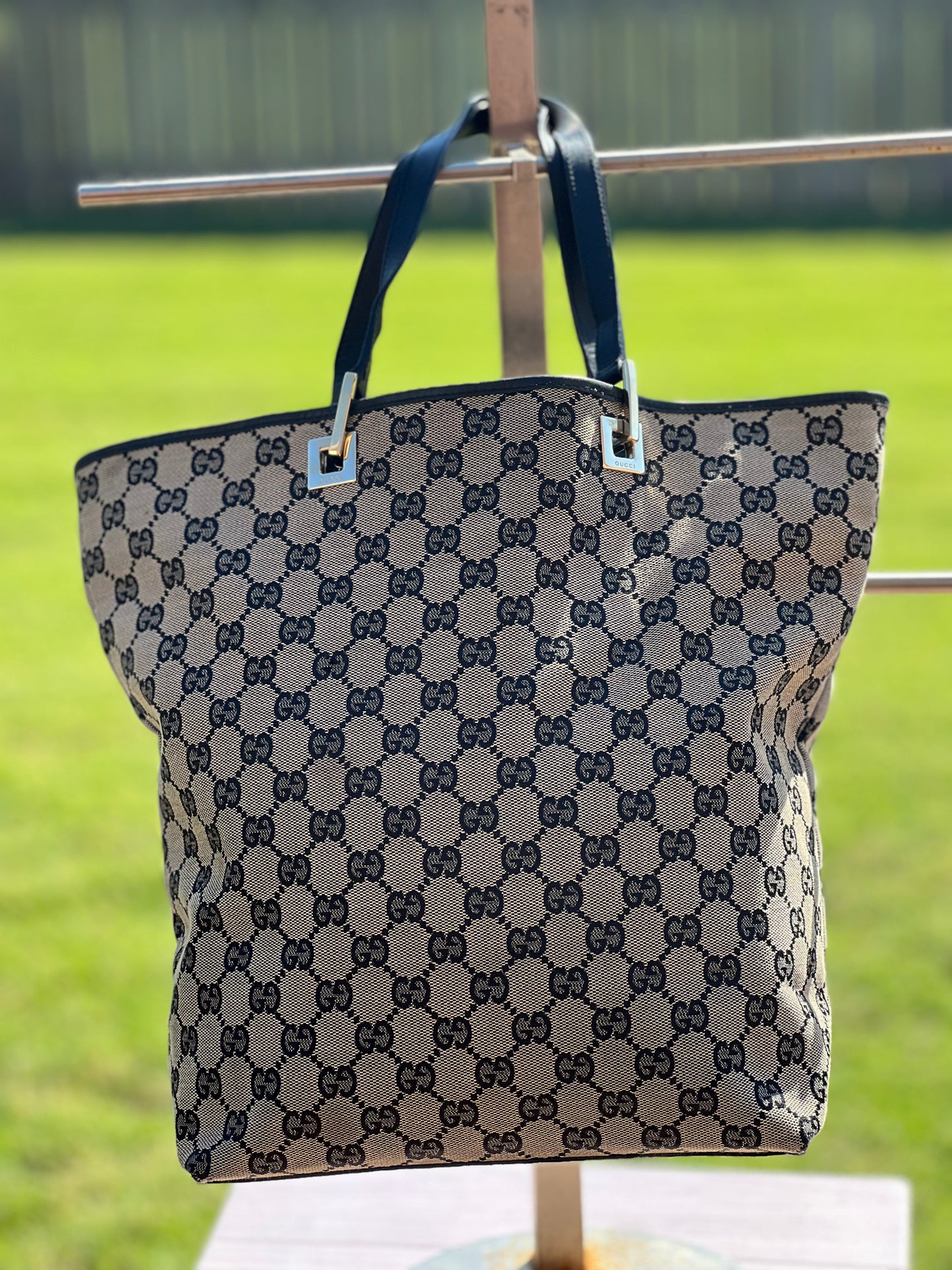 Gucci tote monogram canvas
