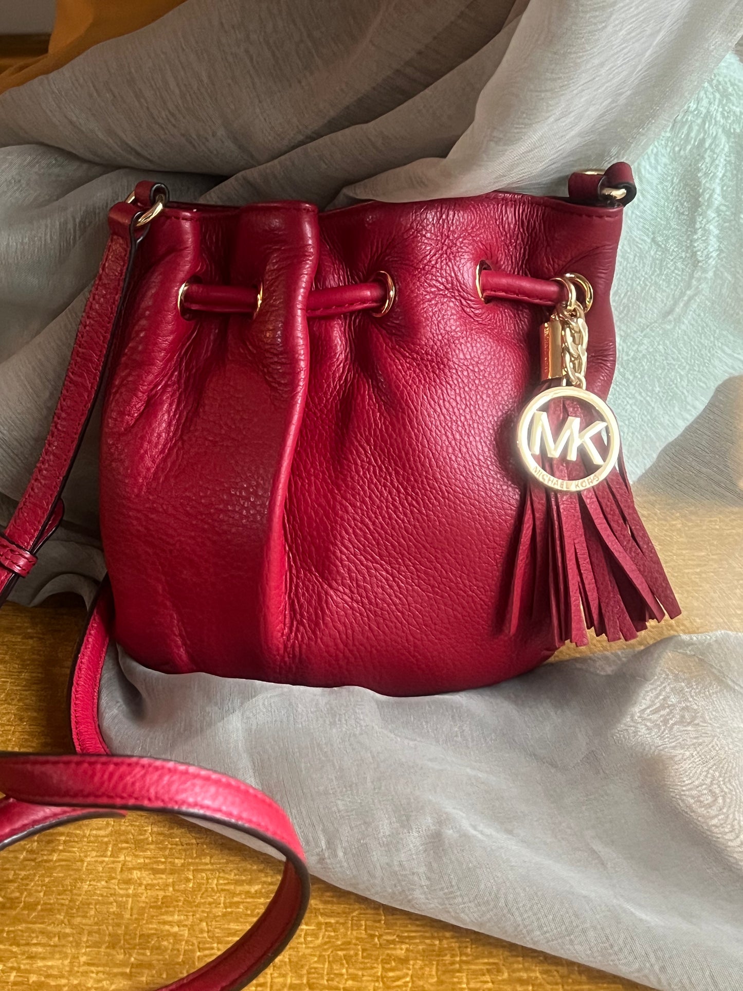 Michael Kors Ring Tote Crossbodyl