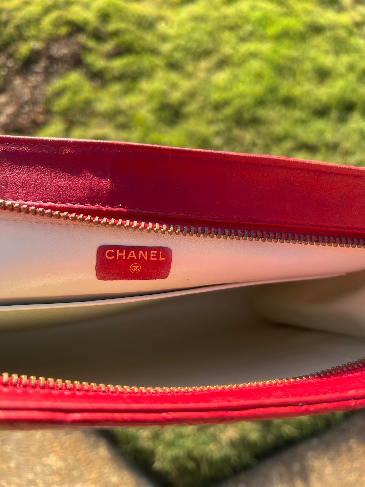 Vintage CHANEL Diamond Quilted Lambskin Leather Pouch Bag Clutch Red