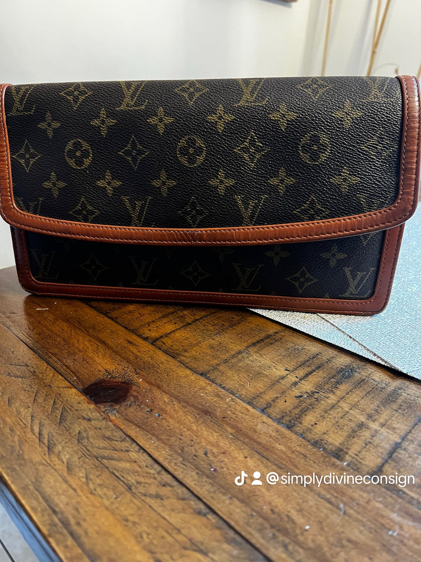 Louis Vuitton Clutch