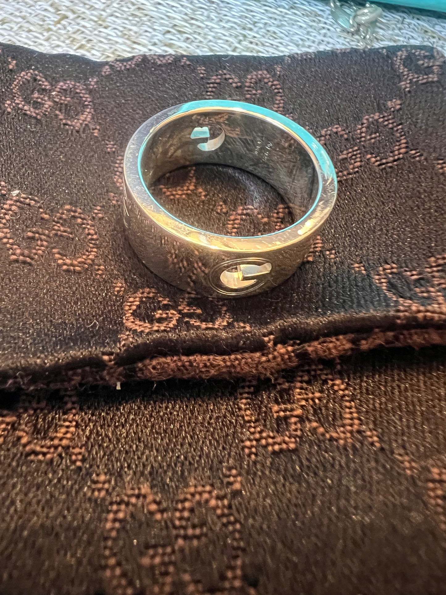 Gucci G Band Cutout Ring NEW With Box Size 6 3/4