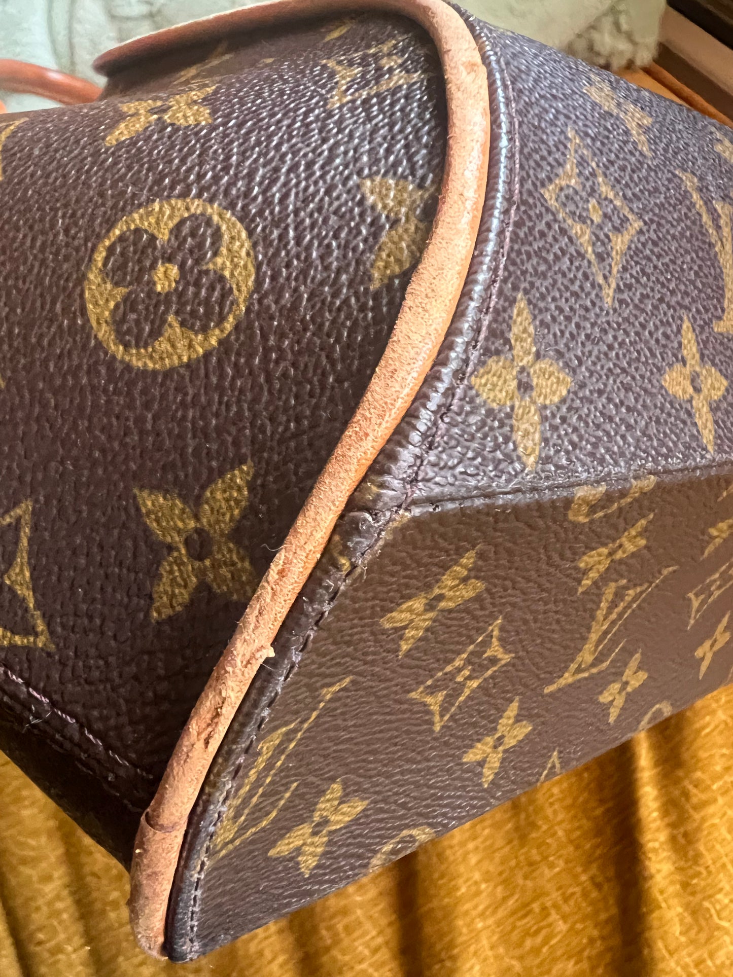 Louis Vuitton Ellipse MM