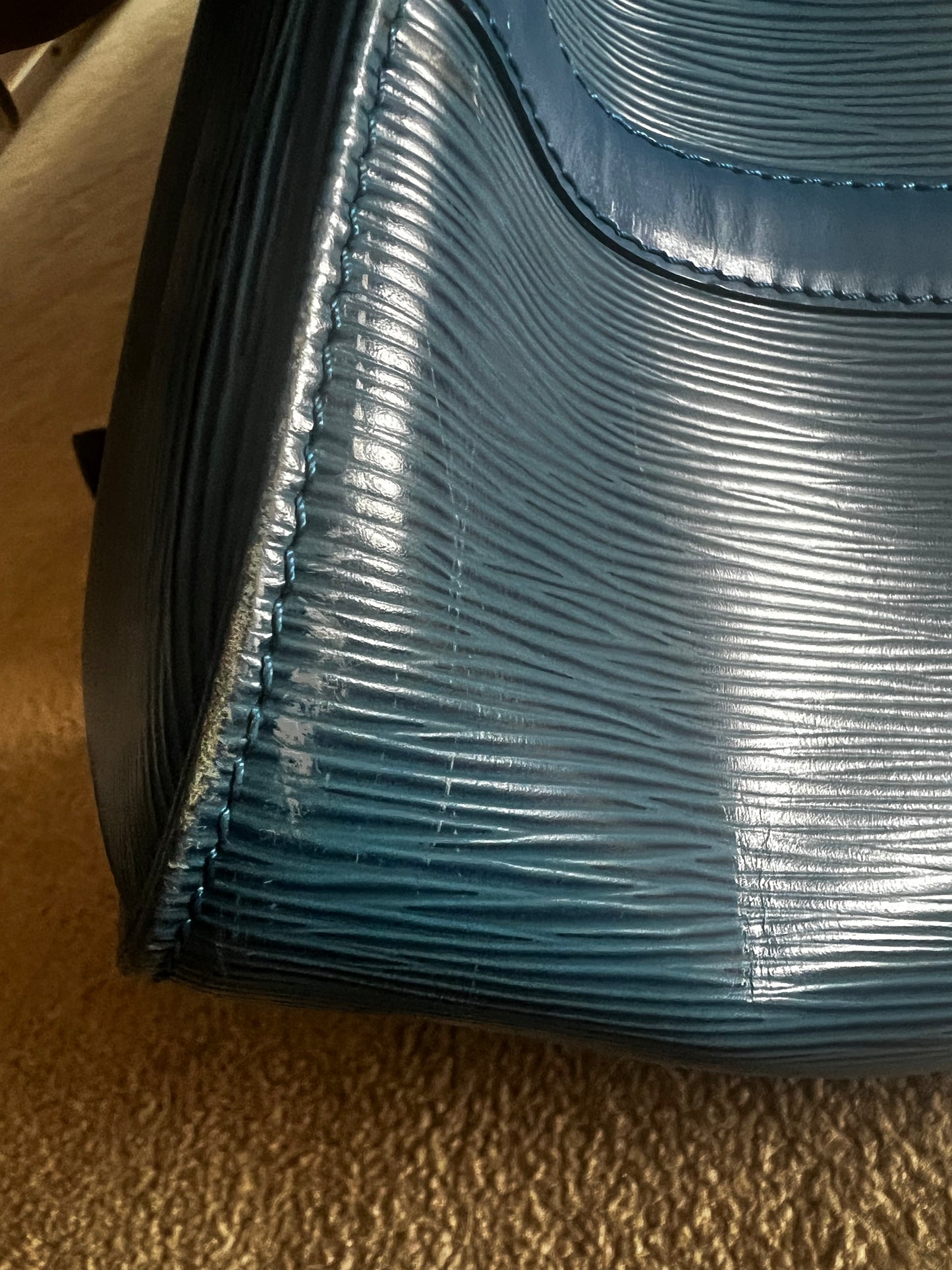 Louis Vuitton EPI Keepall 50