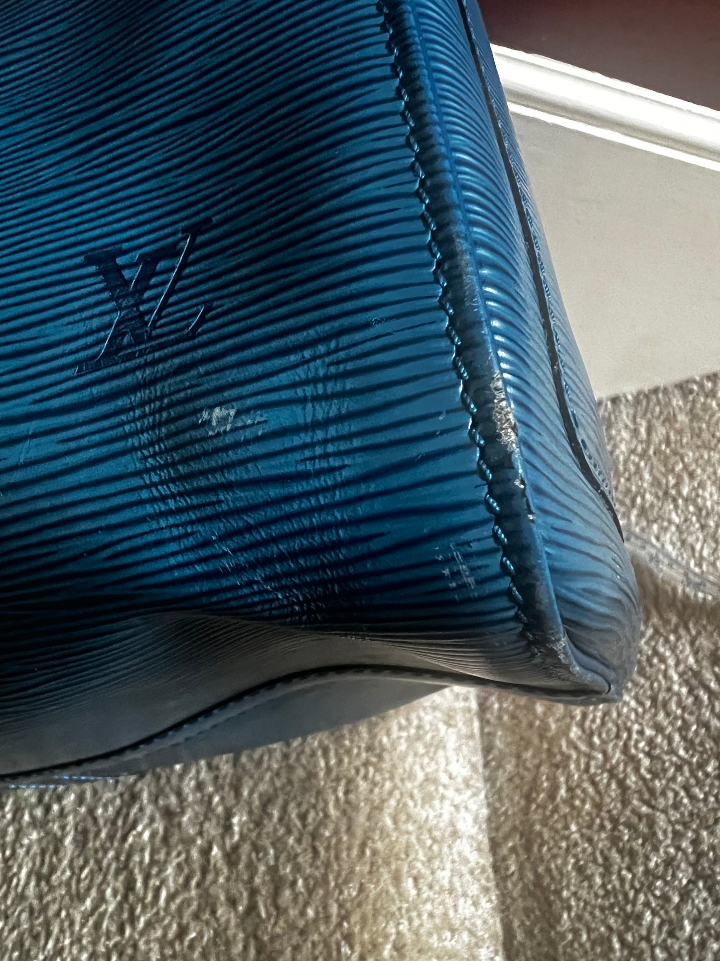 Louis Vuitton EPI Keepall 50