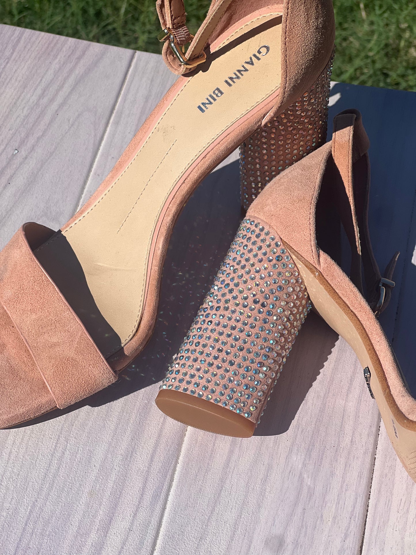 Gianni Bini peach sandal