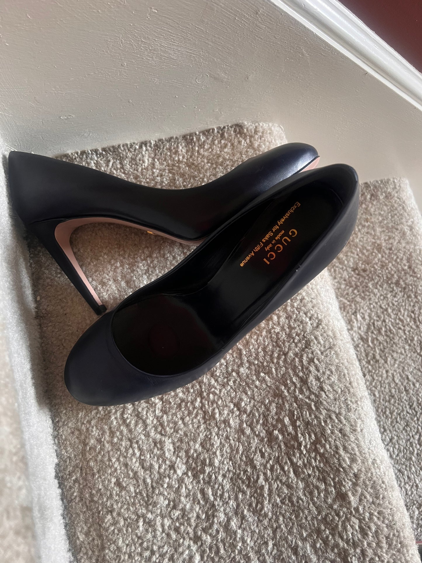Gucci Navy Leather Pump Size 39