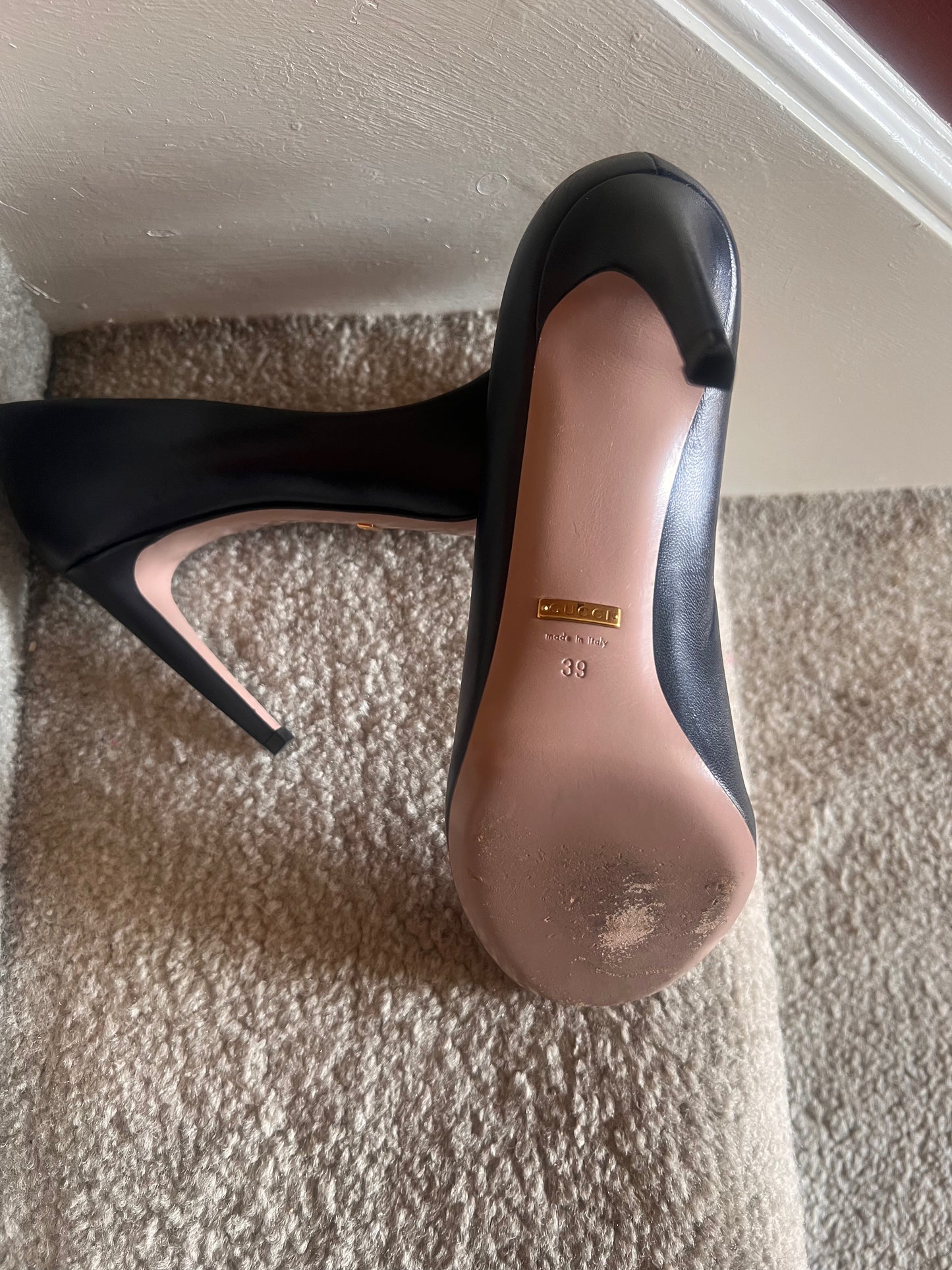 Gucci Navy Leather Pump Size 39