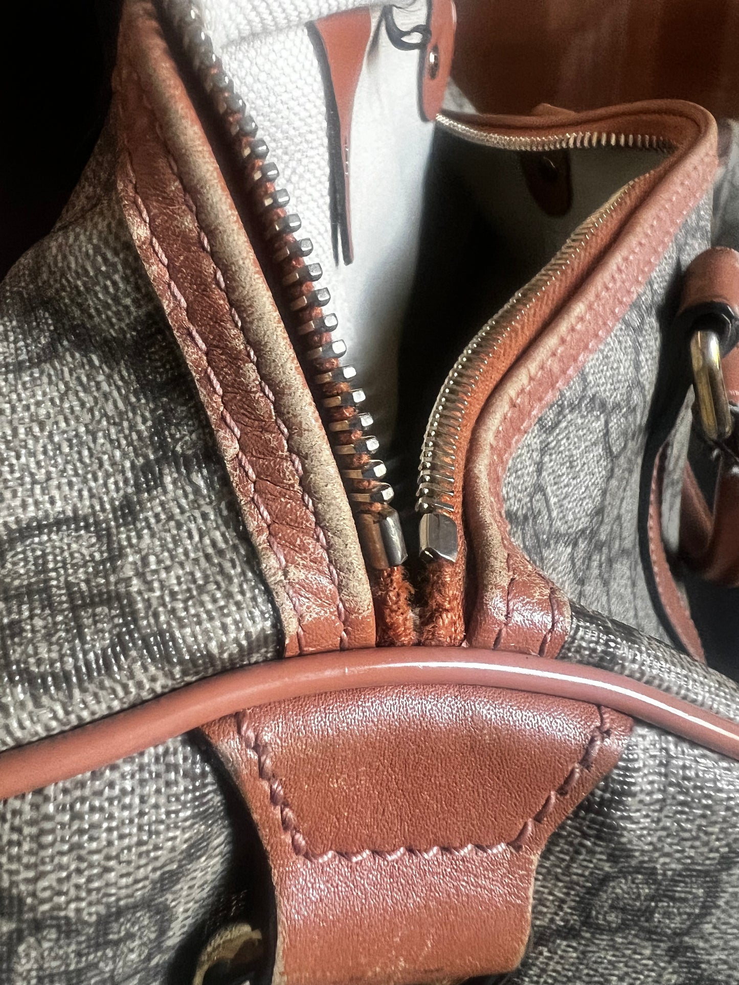 Gucci Supreme Boston Bag