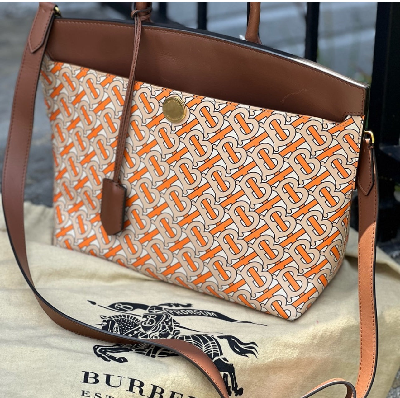 Burberry Society Medium Tote With Dustbag