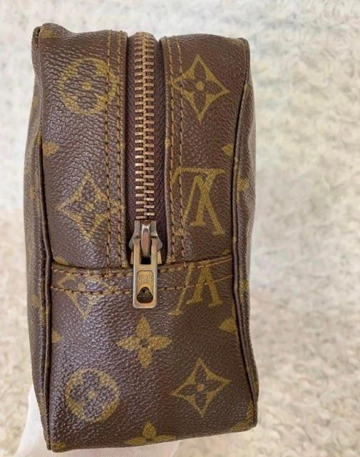 Louis Vuitton Toiletry 28
