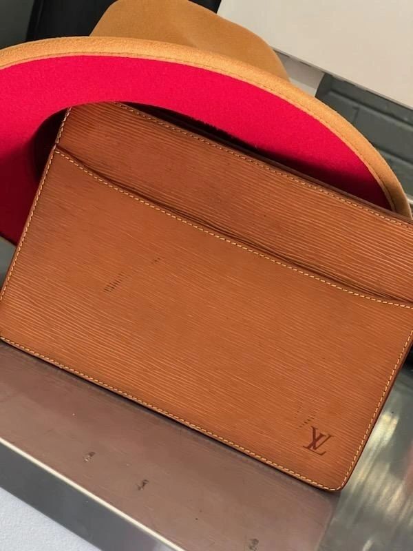 Louis Vuitton Tan EPI Clutch