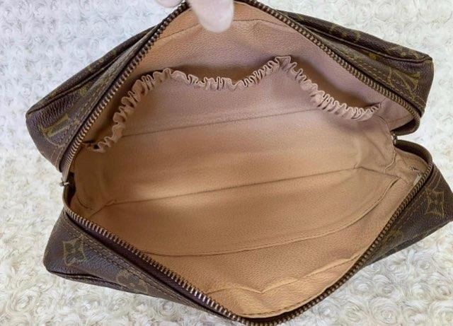 Louis Vuitton Toiletry 28