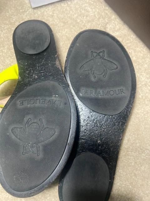 Gucci Neon Green Thong Sandals Size 39
