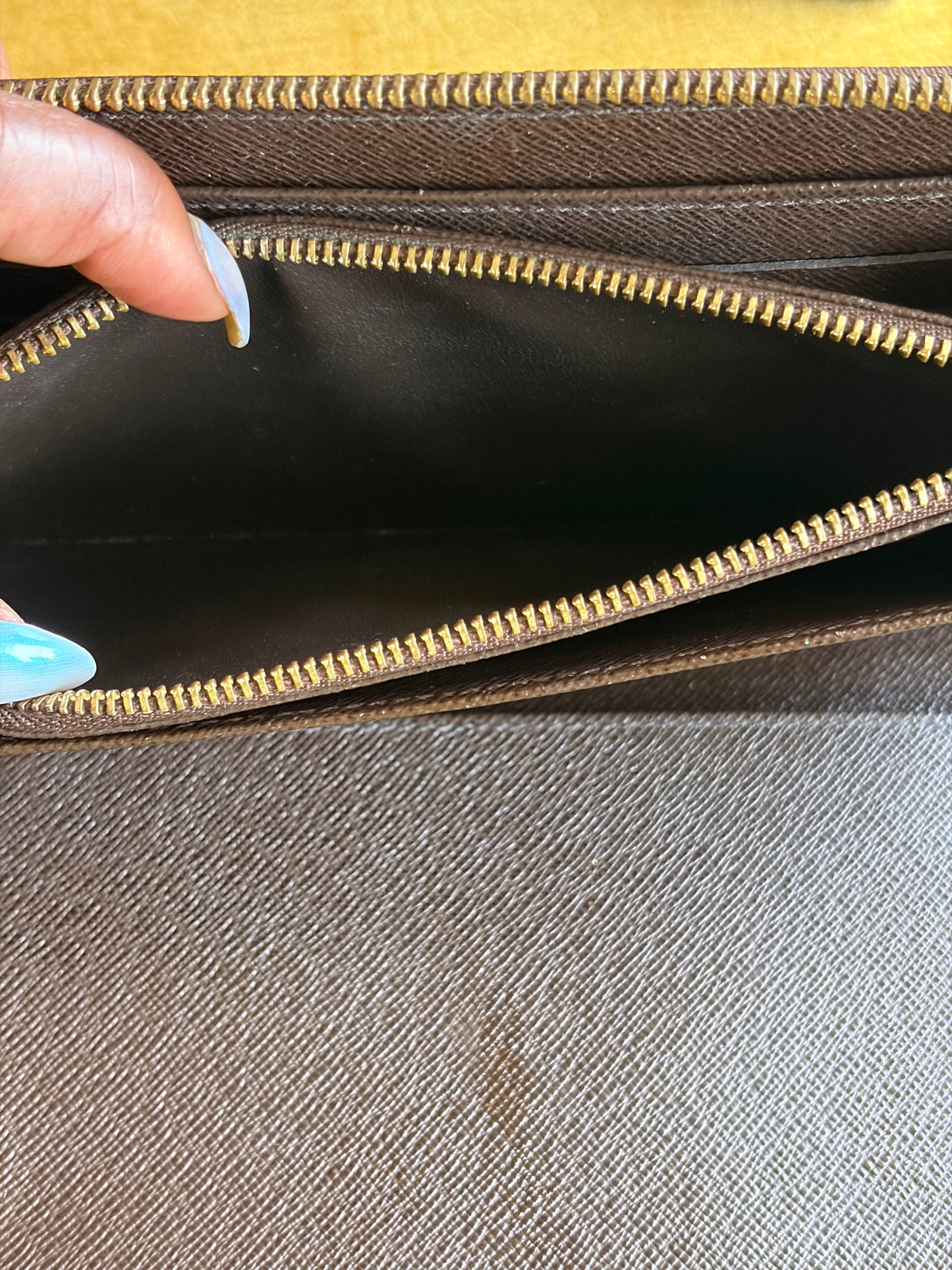 Louis Vuitton Zippy Wallet/Organizer