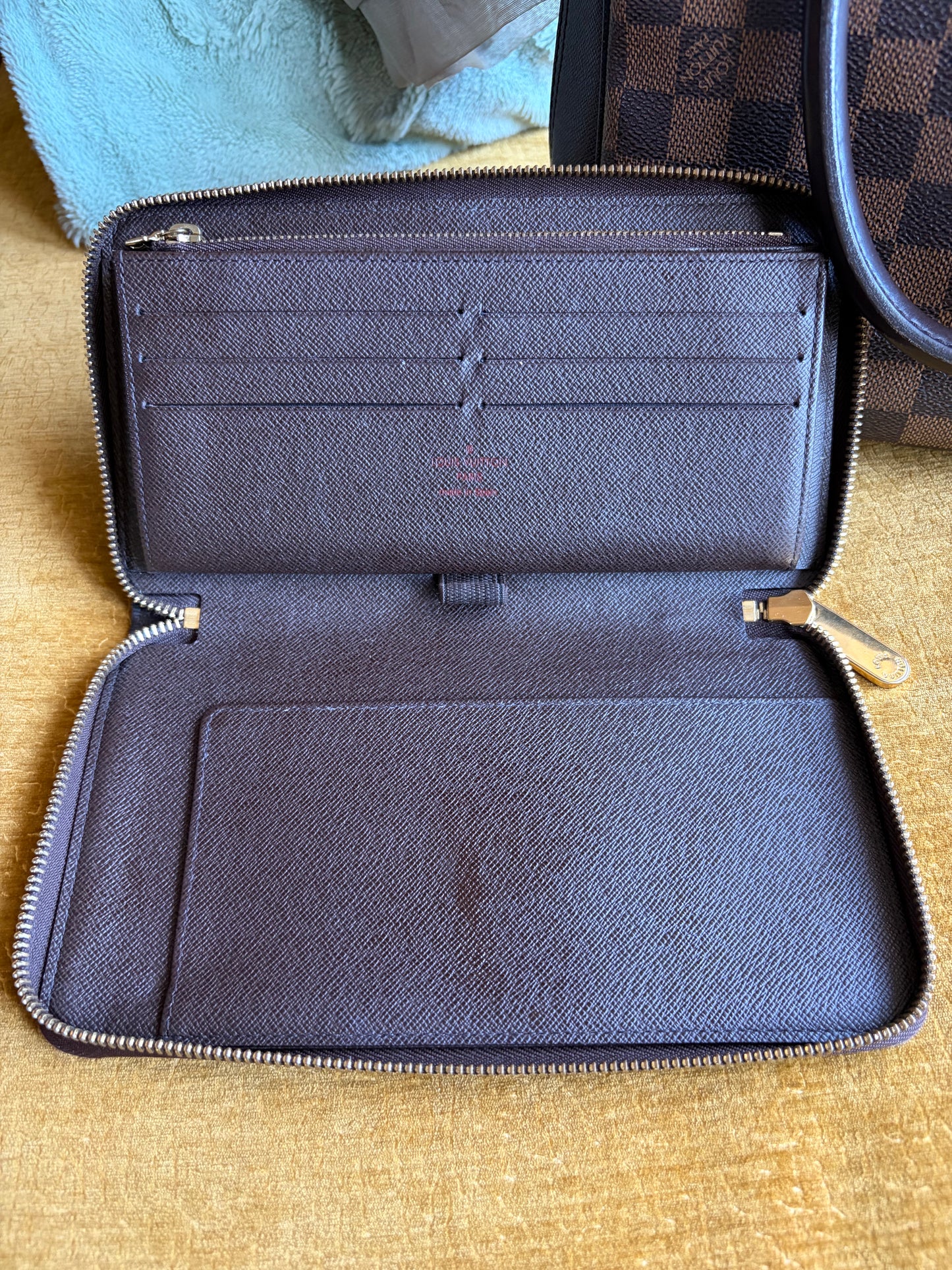 Louis Vuitton Zippy Wallet/Organizer