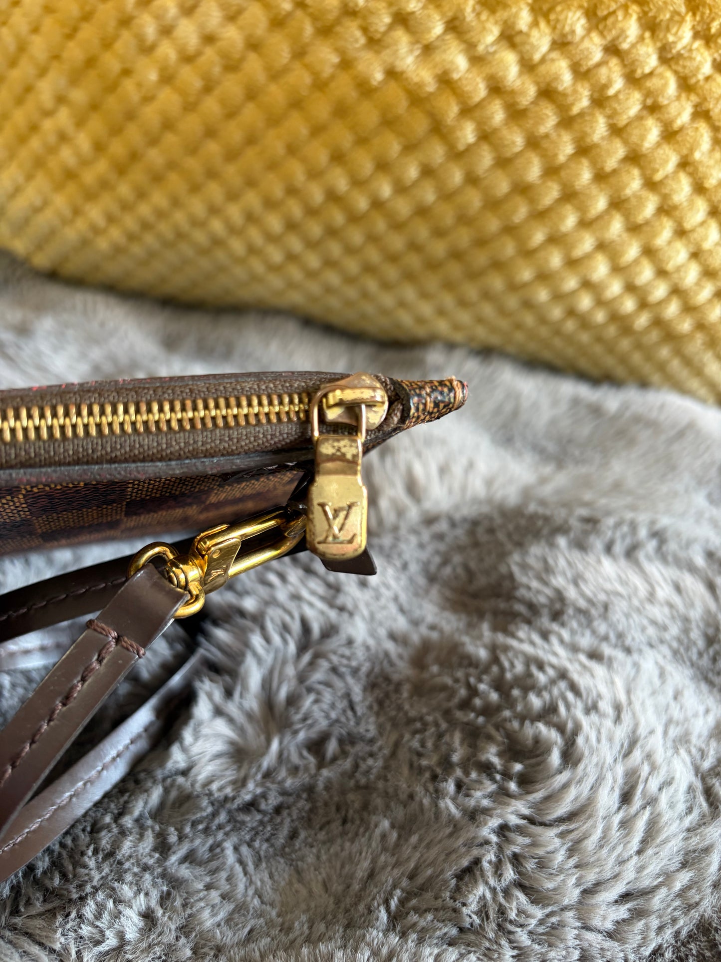 Louis Vuitton GM Pouchette