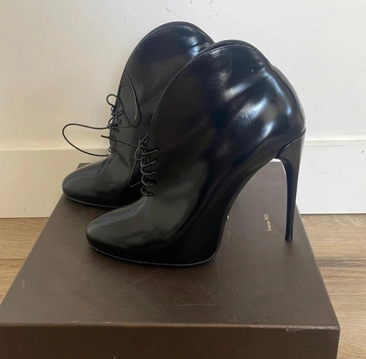 Gucci Pelle Black Lace Up Booties Size 38.5