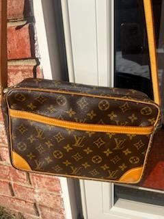 Louis Vuitton Monogram Trocadero 30cm Crossbody